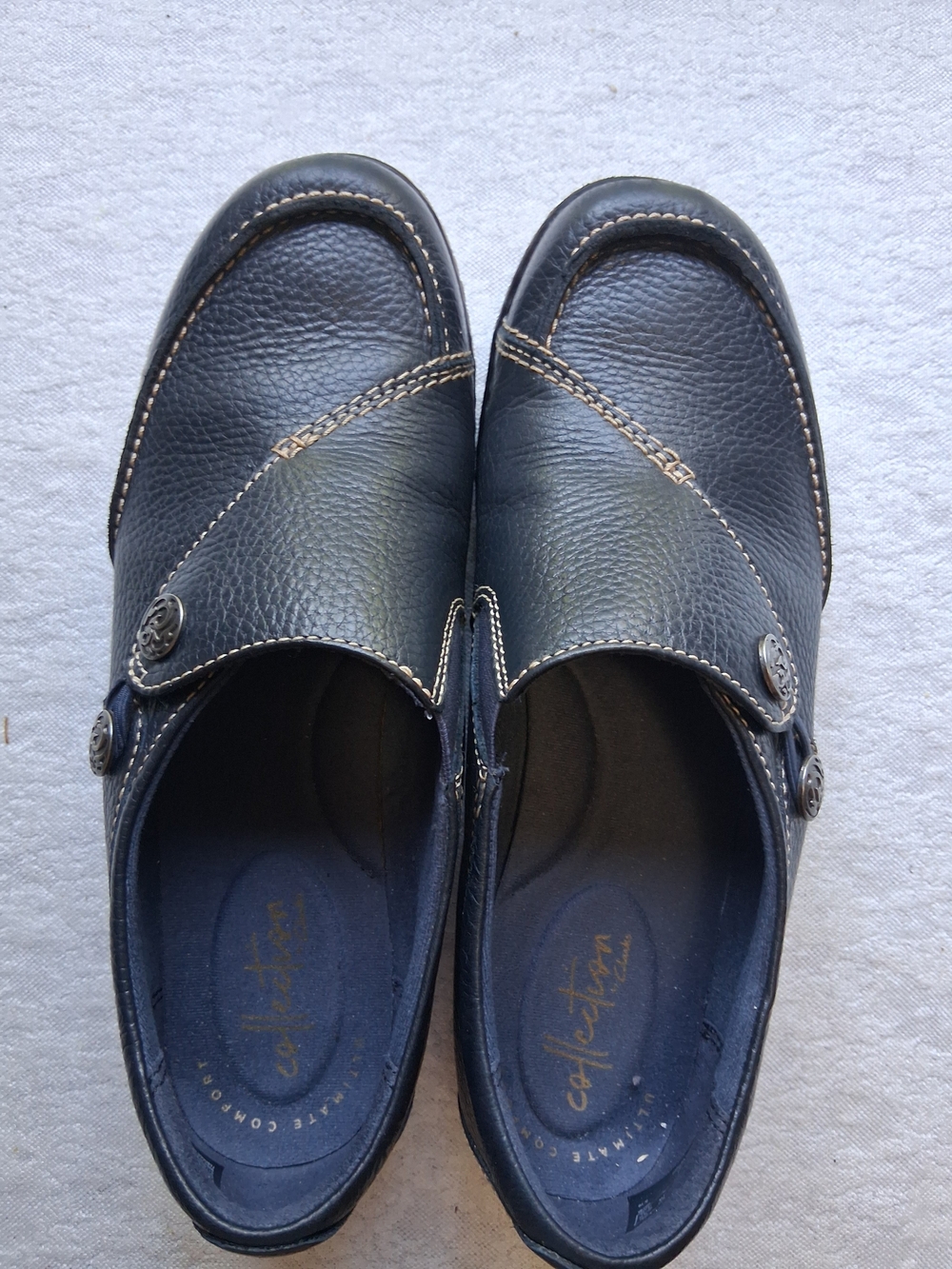 Clarks Navy Pebbled Leather Slip-On Loafers